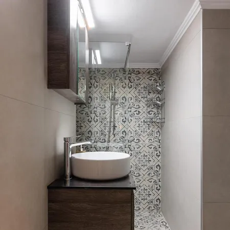 Apartment Valaoritou Street Luxury