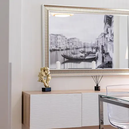 Valaoritou Street Luxury Apartment *